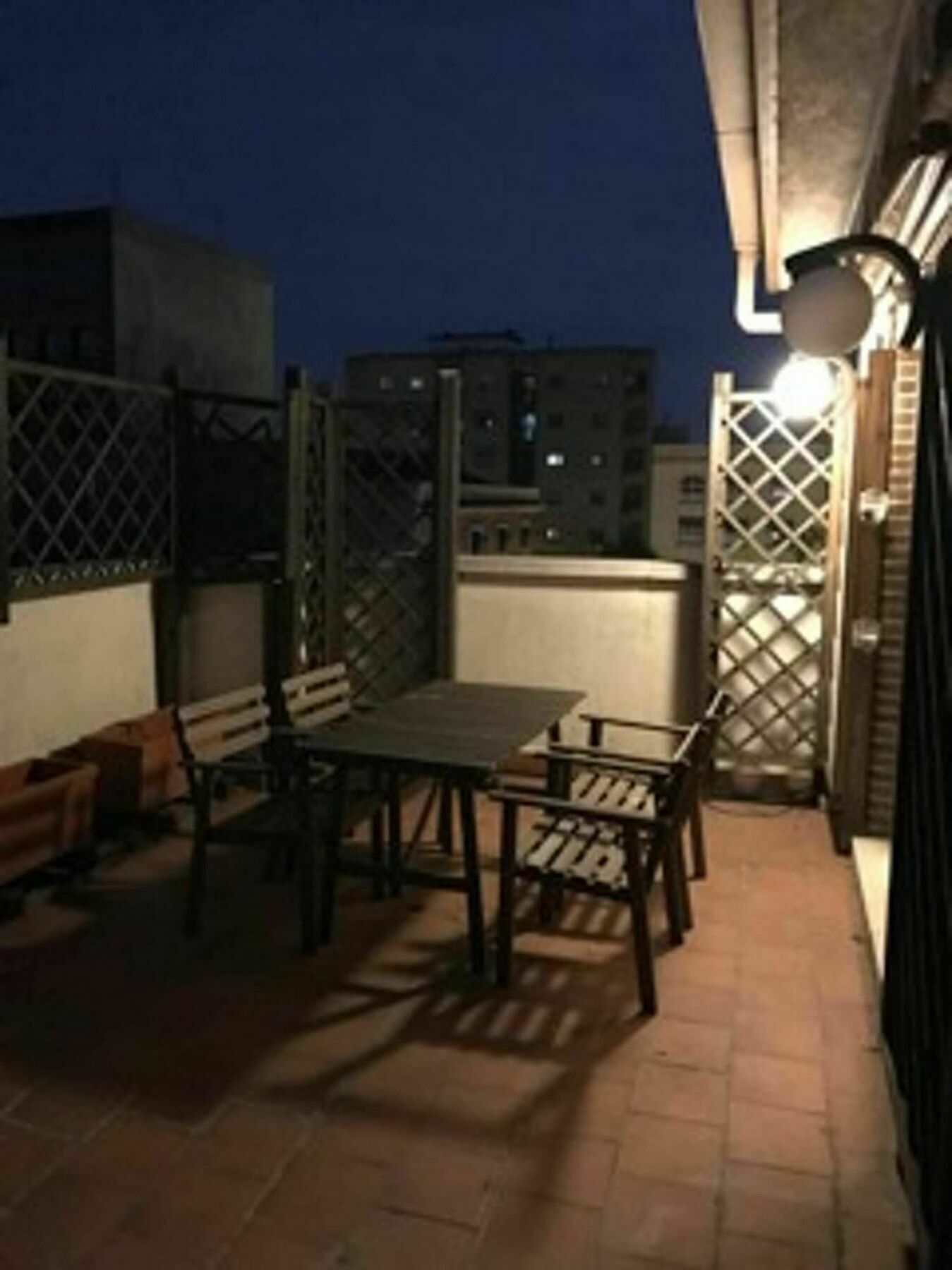 With 2 Bedrooms In Madrid, With Wonderful View, Furnish Apartamento Madrid